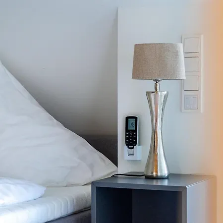 Zimmerei 3, Zentrale Lage, Dachgeschoss Mit Balkon Und Klimaanlage! Apartman *