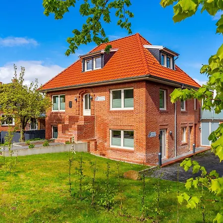 Apartment Zimmerei 3, Zentrale Lage, Dachgeschoss Mit Balkon Und Klimaanlage! Greetsiel