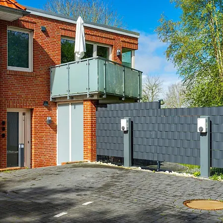 Zimmerei 3, Zentrale Lage, Dachgeschoss Mit Balkon Und Klimaanlage! Apartment